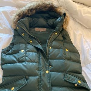 Dark green, very comfy Vest with faux fur